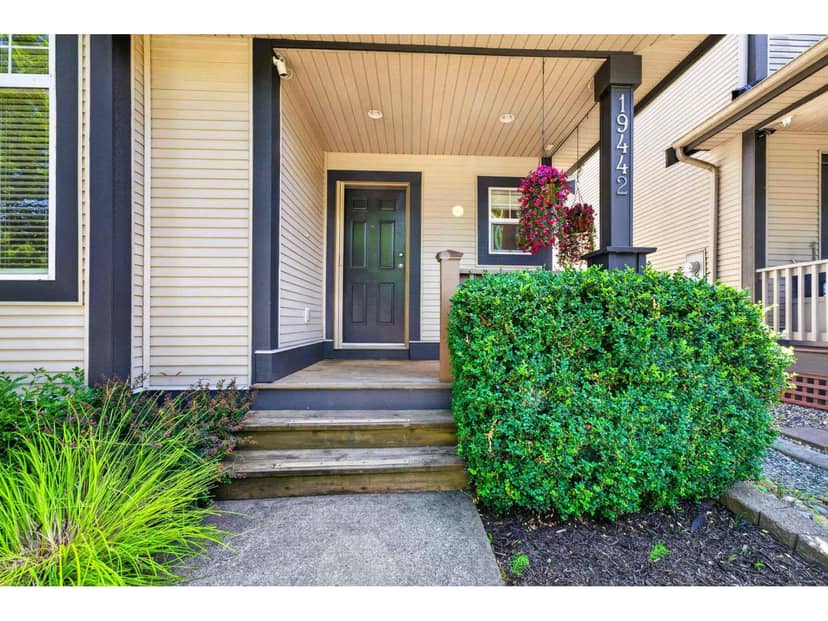 19442 67A AVENUE, Surrey, photo 2