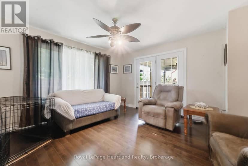 62 Victoria Boulevard — photo 12 of 40