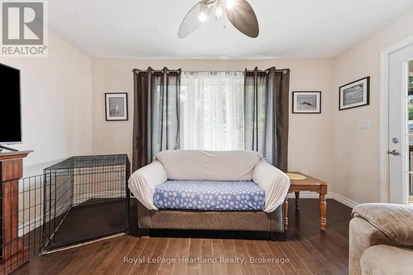 62 Victoria Boulevard — photo 13 of 40