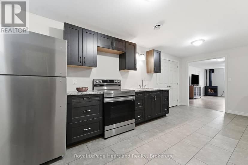 62 Victoria Boulevard — photo 27 of 40