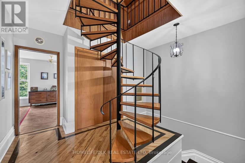 186 King Street E — photo 5 of 39