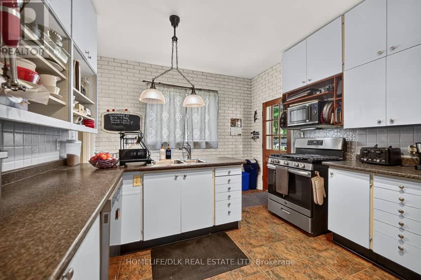186 King Street E — photo 10 of 39