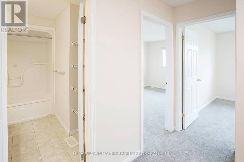 18 - 780 Fanshawe Park Road E — photo 22 of 40