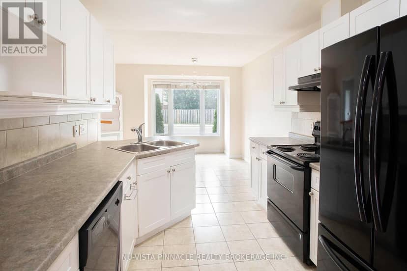 18 - 780 Fanshawe Park Road E — photo 9 of 40