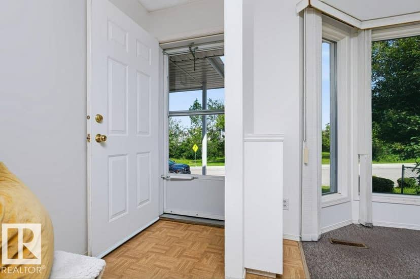 10057 91 AV NW NW — photo 16 of 40