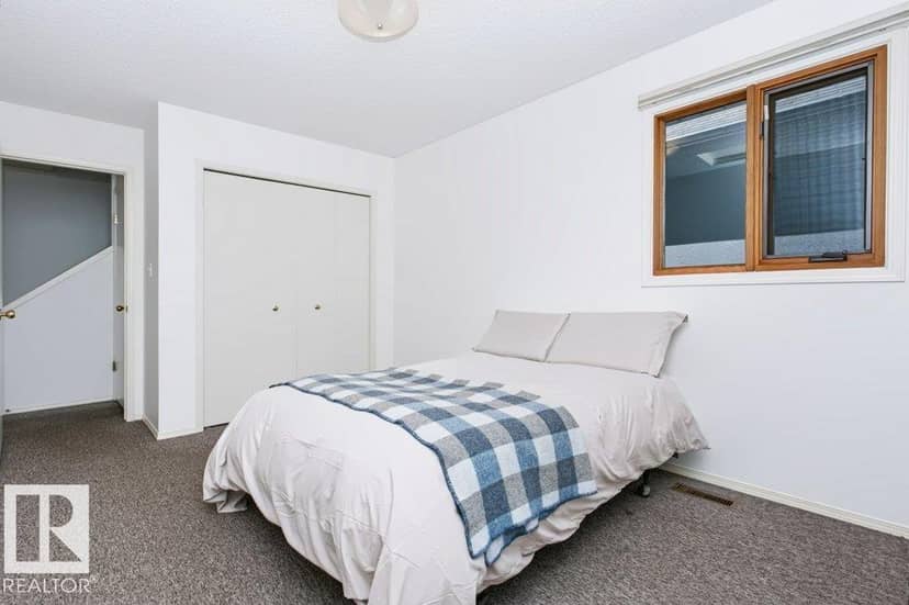 10057 91 AV NW NW — photo 35 of 40