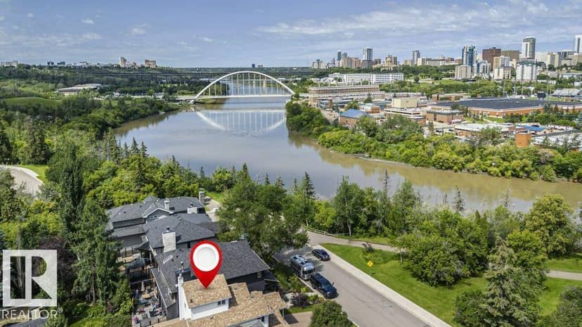 10057 91 AV NW NW, Edmonton, photo 4