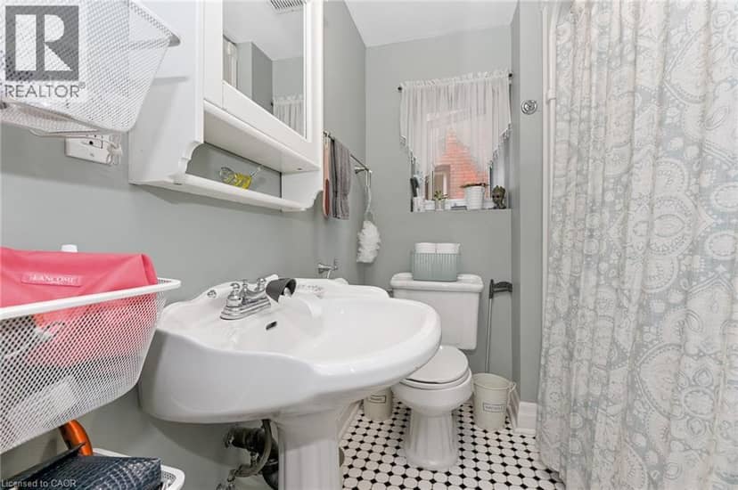 30 ONTARIO Avenue — photo 17 of 40