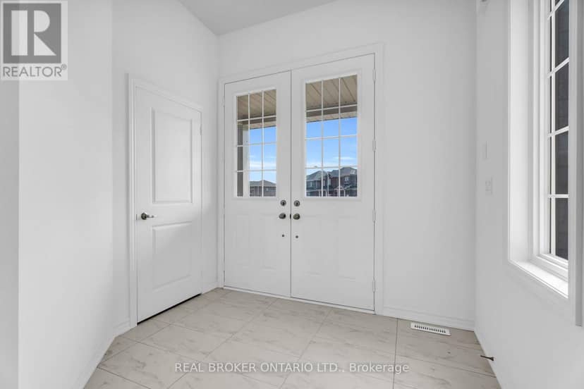 430 Vandusen Avenue — photo 6 of 40
