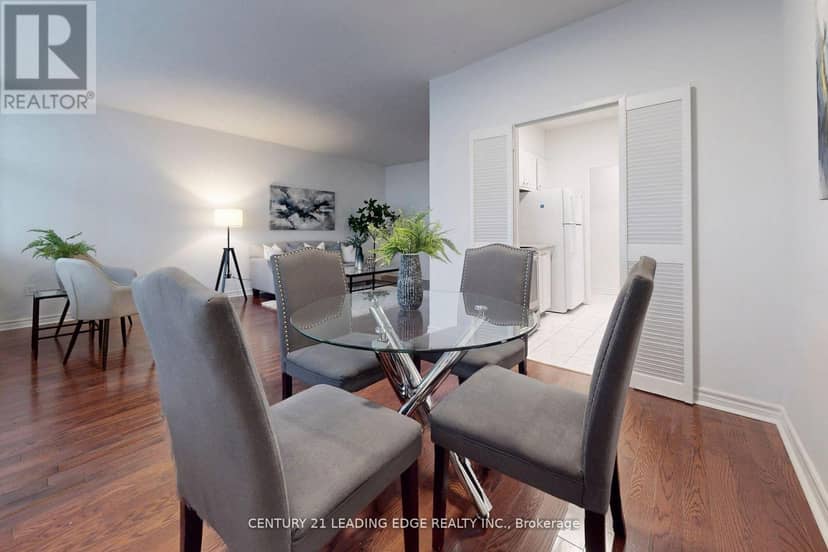 1005 - 2245 Eglinton Avenue E — photo 18 of 40