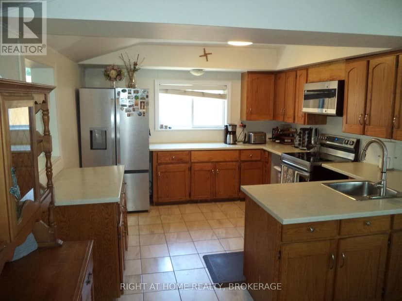 18 Almond Street — photo 13 of 31
