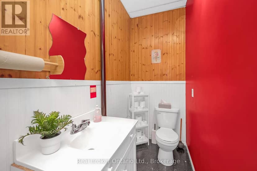 122 King Street — photo 10 of 40