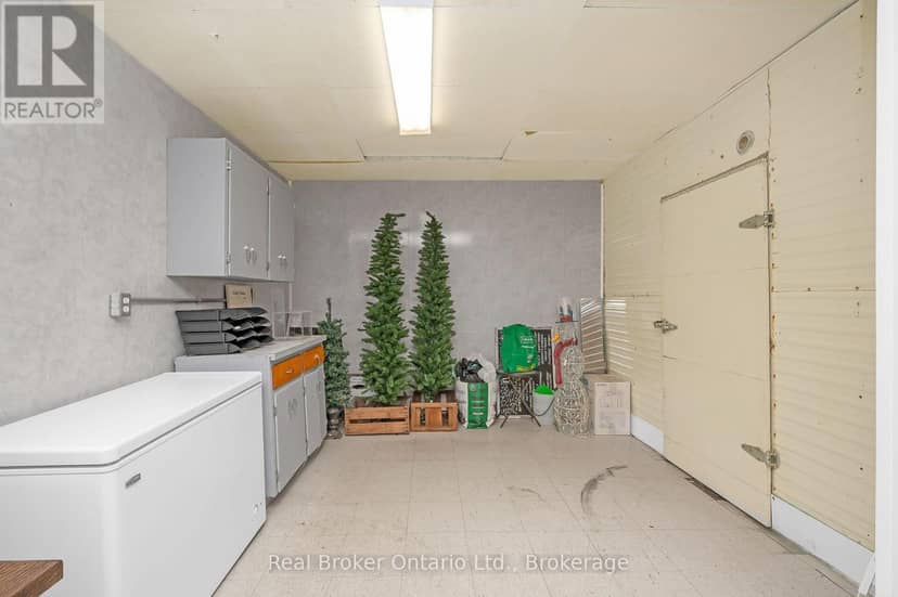 122 King Street — photo 13 of 40
