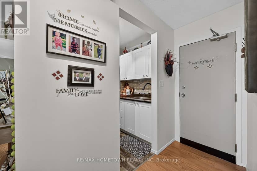 16 - 14 Charlotte Place — photo 4 of 23