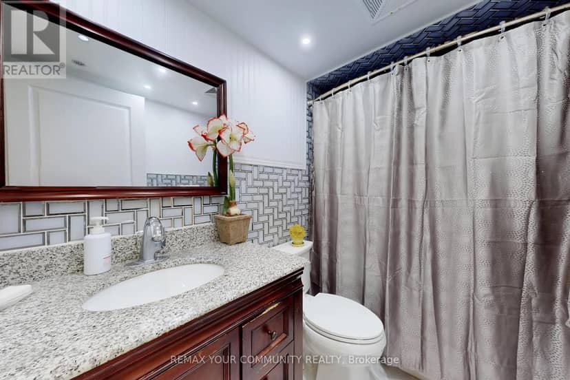607 - 503 Beecroft Road — photo 30 of 40