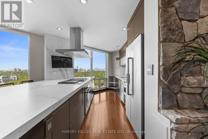 2701 - 300 Bloor Street E — photo 17 of 40