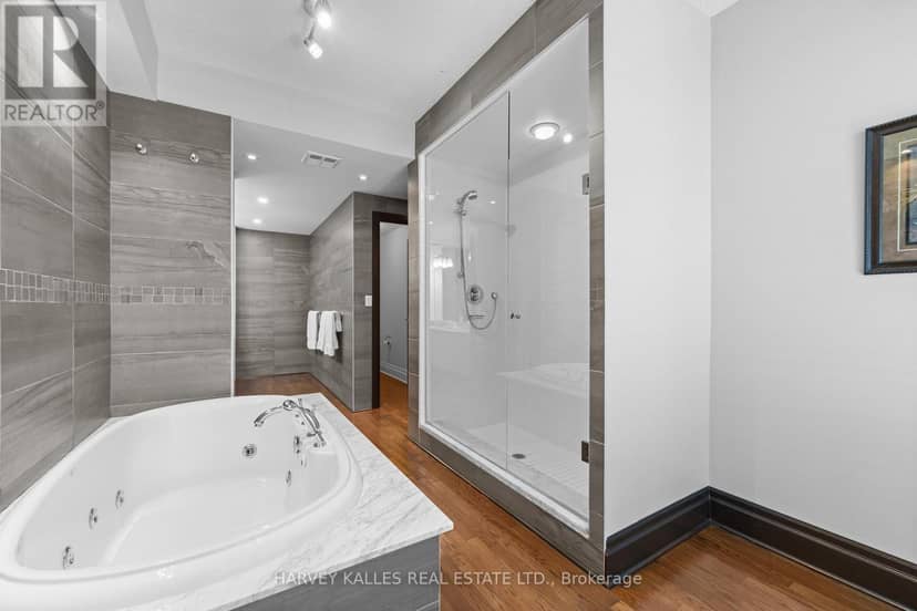 2701 - 300 Bloor Street E — photo 30 of 40
