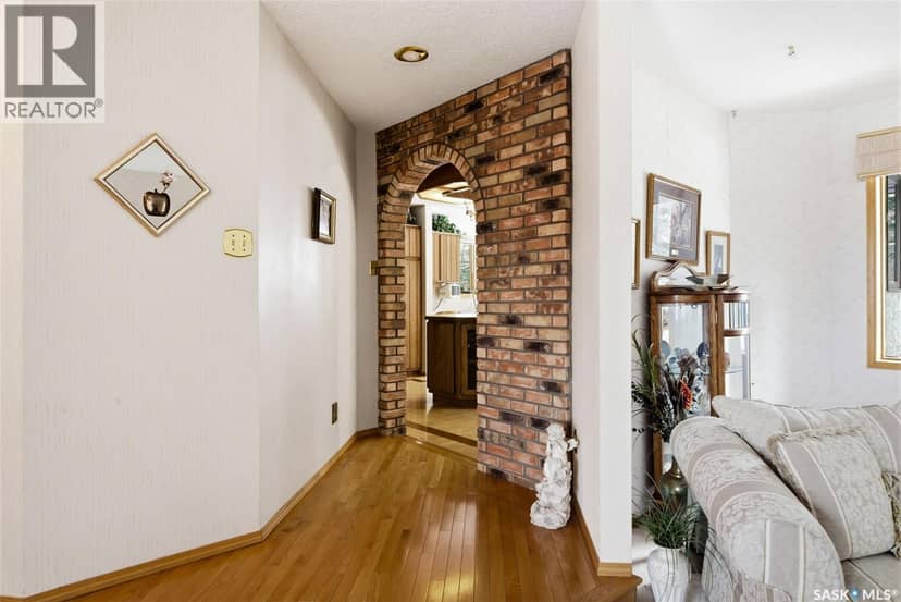 250 Prospect CRESCENT — photo 11 of 40