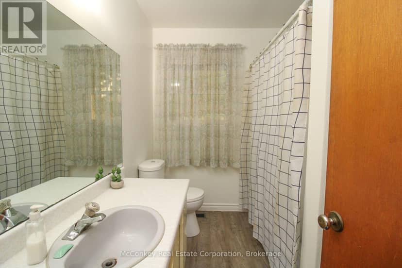 129 Clifford Road — photo 27 of 40