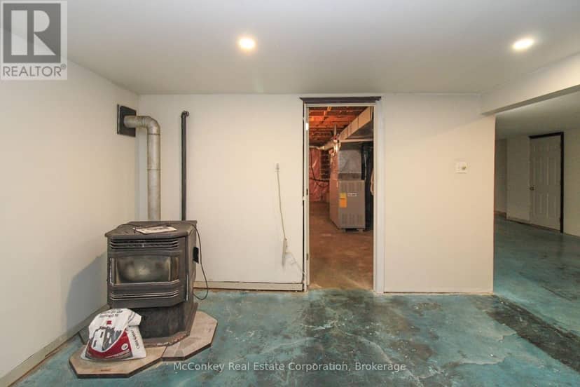 129 Clifford Road — photo 29 of 40