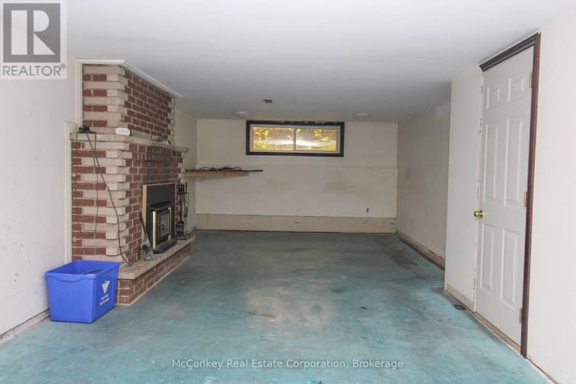 129 Clifford Road — photo 32 of 40