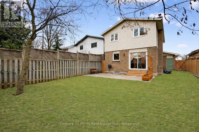 2451 Malcolm Crescent — photo 27 of 33