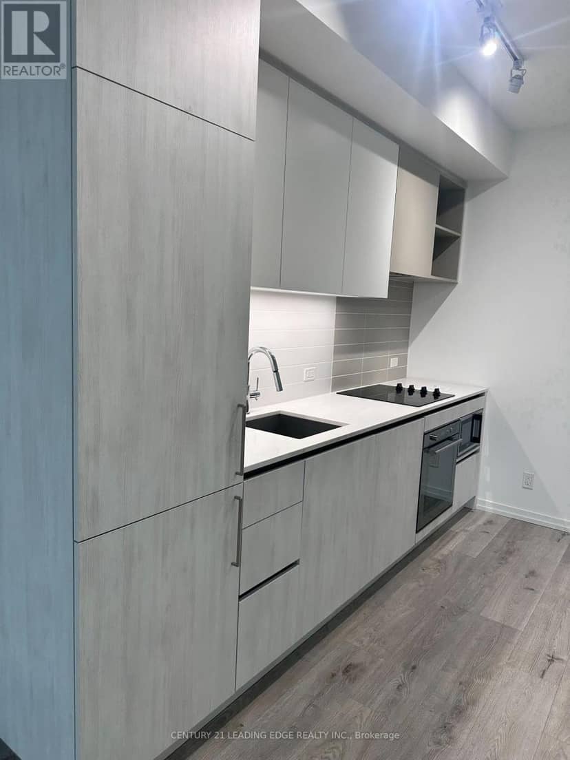 PH10 - 7890 Jane Street — photo 6 of 22