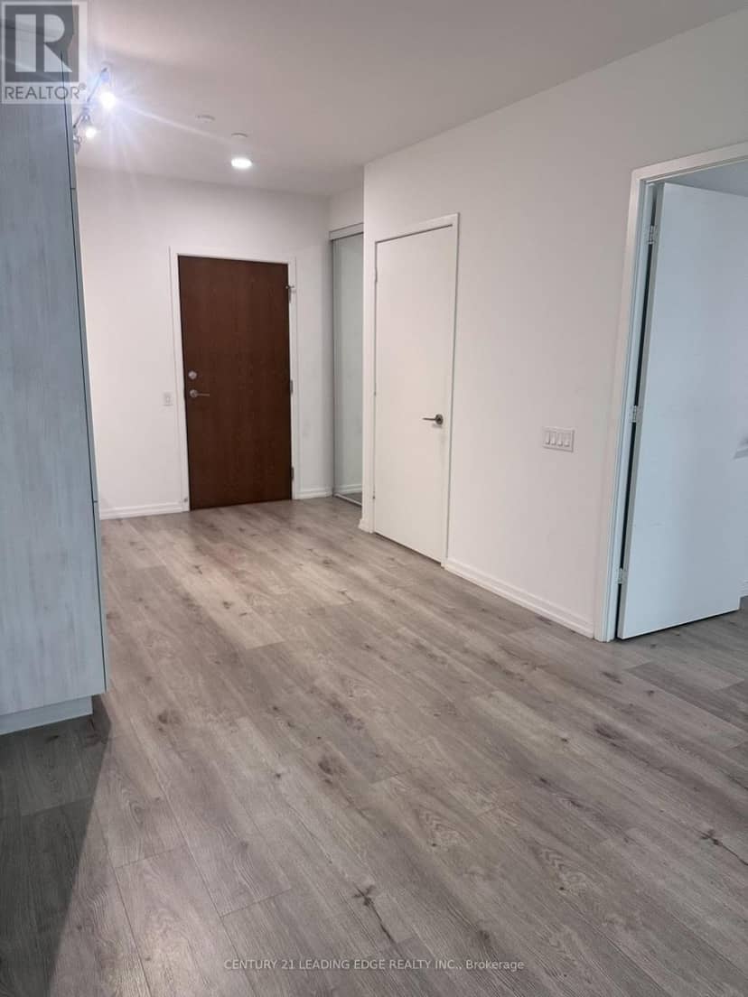 PH10 - 7890 Jane Street — photo 4 of 22