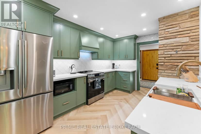 10392 Grand Oaks Drive — photo 10 of 40