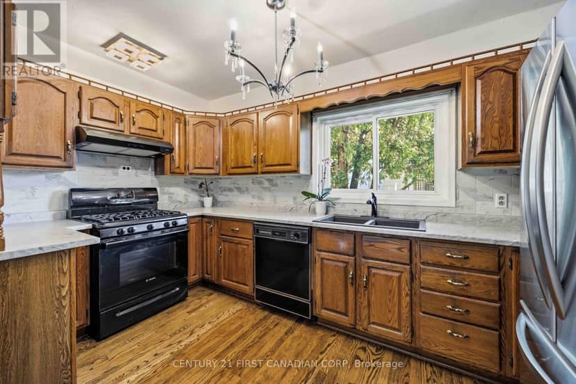 184 Durand Street — photo 7 of 32
