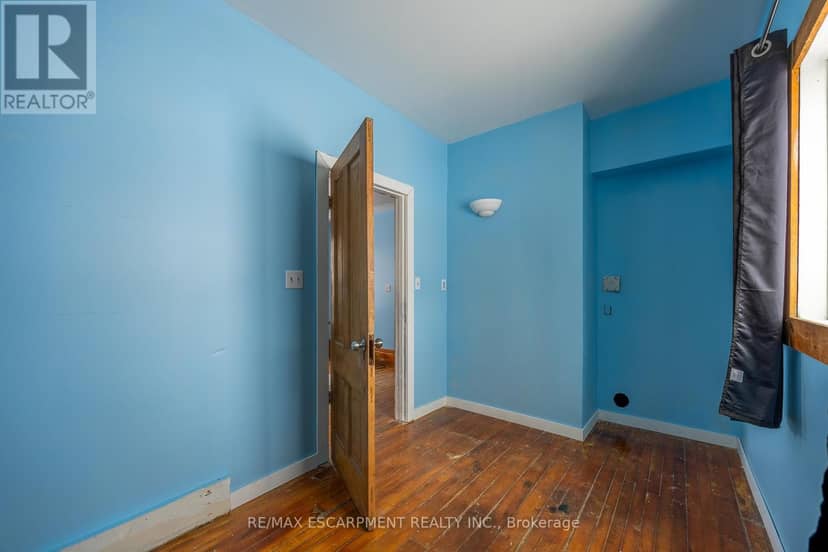 29 Old Lakeshore Road — photo 18 of 33