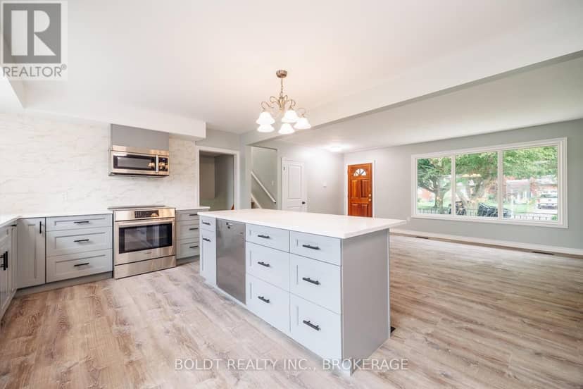 8 Pamela Drive — photo 12 of 28