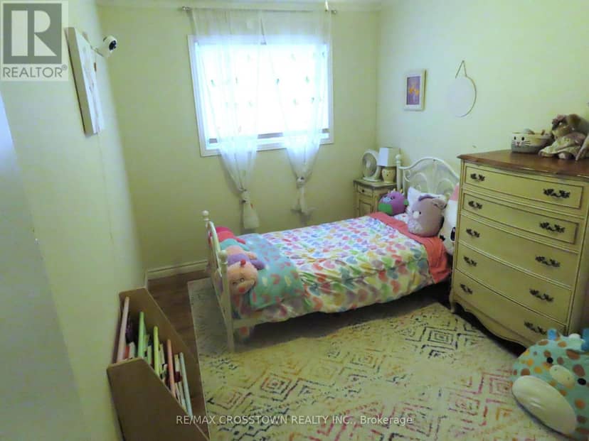 4716 Penetanguishene Road — photo 15 of 37
