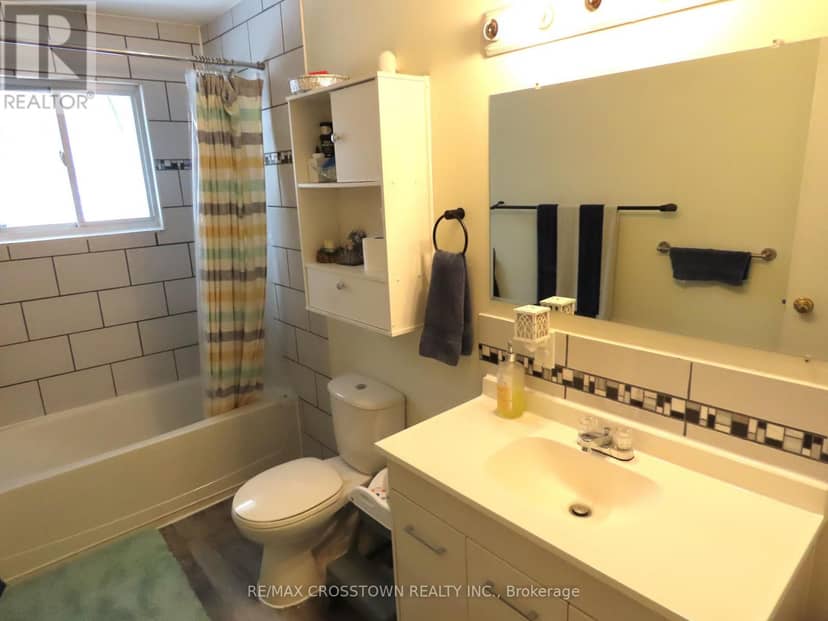 4716 Penetanguishene Road — photo 18 of 37