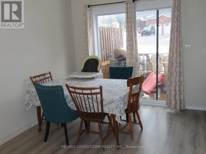 4716 Penetanguishene Road, Springwater, photo 8