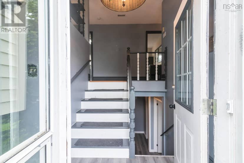 49 Hill Street — photo 10 of 39