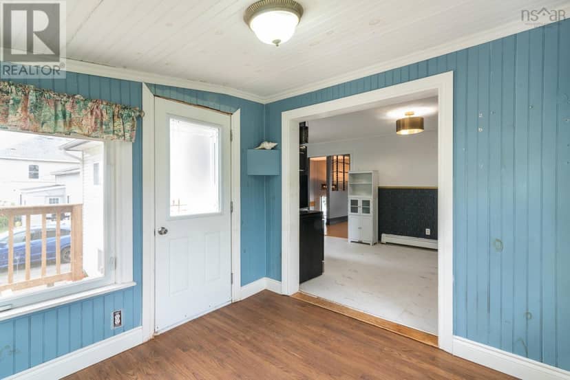 49 Hill Street — photo 14 of 39