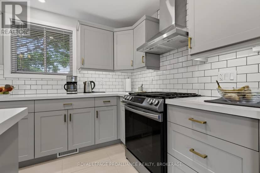 682 Carnaby Street — photo 19 of 40