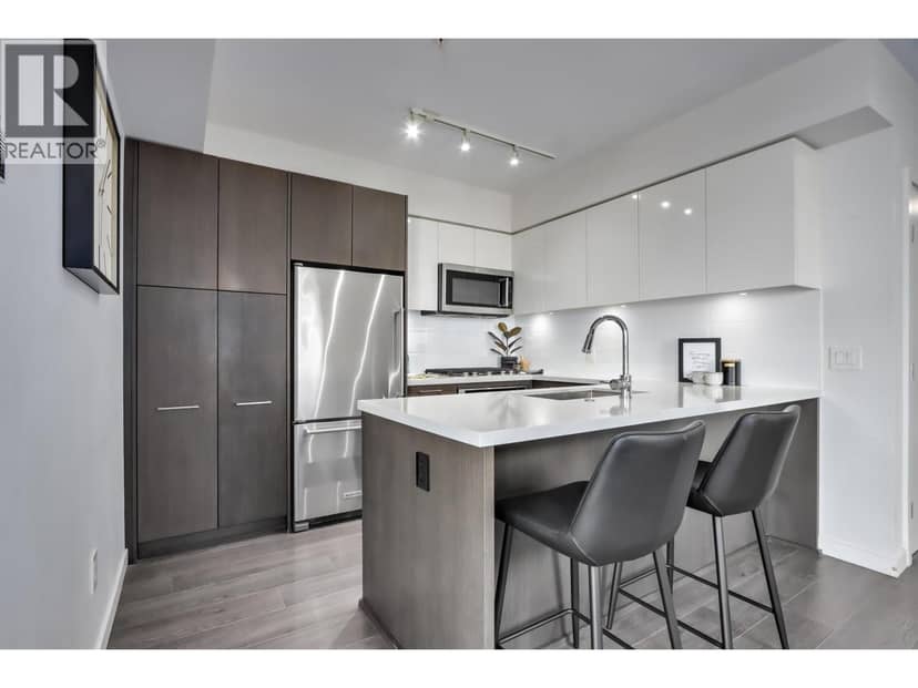 313 417 GREAT NORTHERN WAY, Vancouver, photo 2
