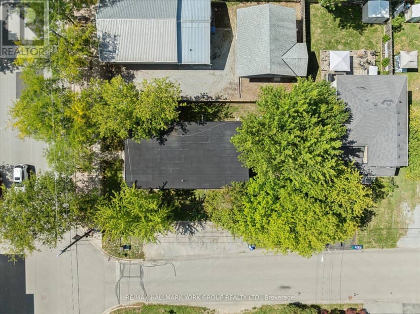 948 Lake Drive E — photo 29 of 40