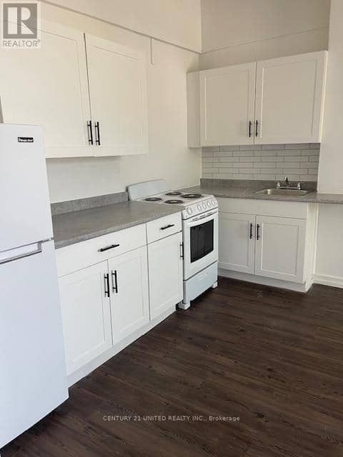 41-43 King Street E — photo 24 of 32