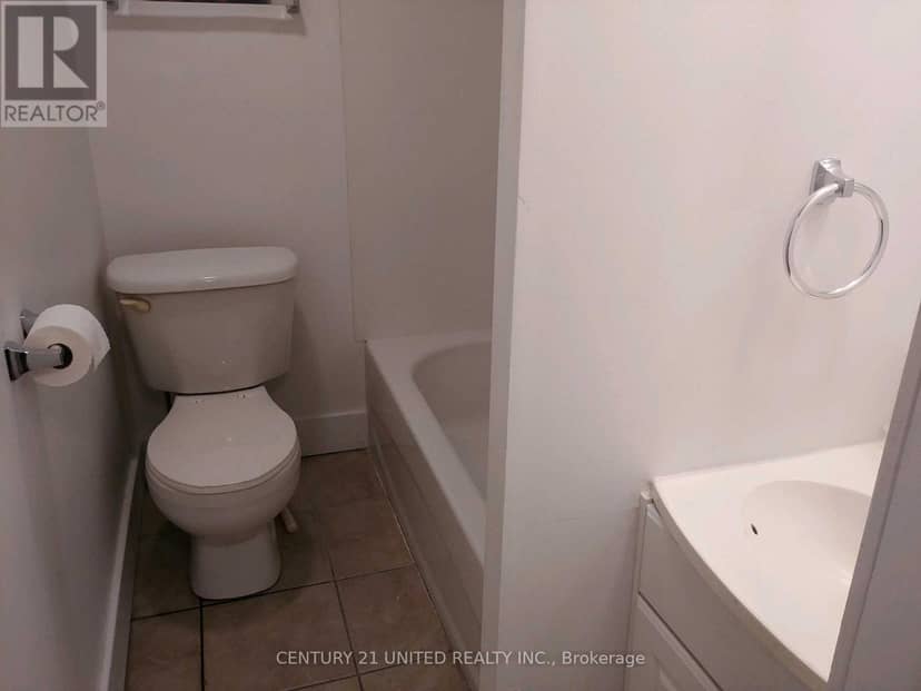 41-43 King Street E — photo 23 of 32