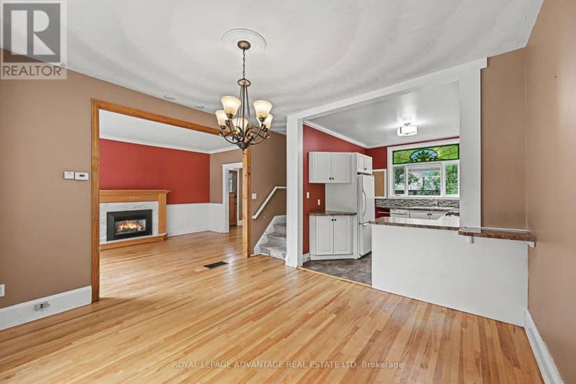 14 Beckwith Street E — photo 12 of 38