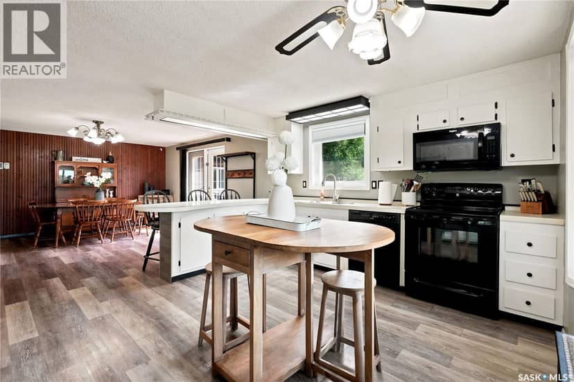 236 Osborne Avenue — photo 9 of 40
