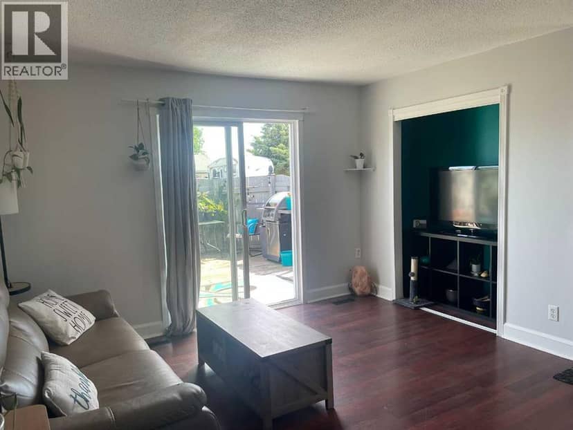 4702 48 Avenue, Grimshaw, photo 4