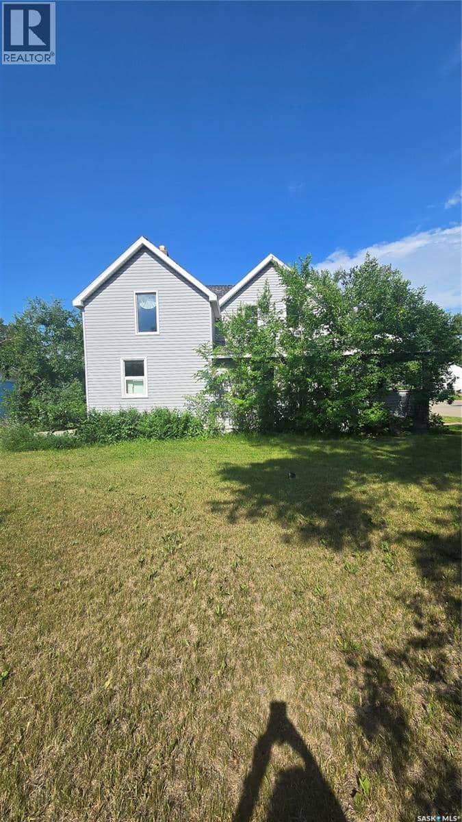 816 Pacific AVENUE, Carnduff, photo 2