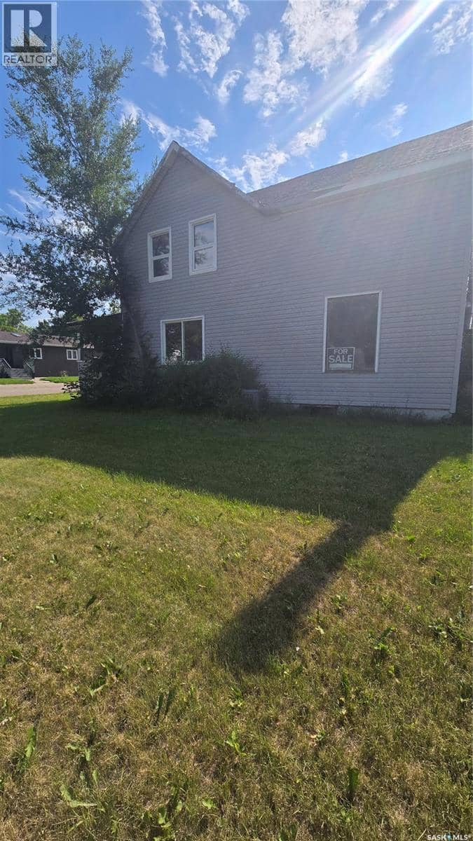 816 Pacific AVENUE, Carnduff, photo 3