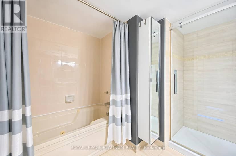 401 - 688 Preston Parkway — photo 17 of 27