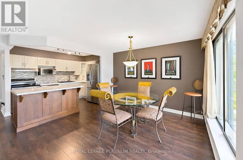 401 - 688 Preston Parkway — photo 3 of 27