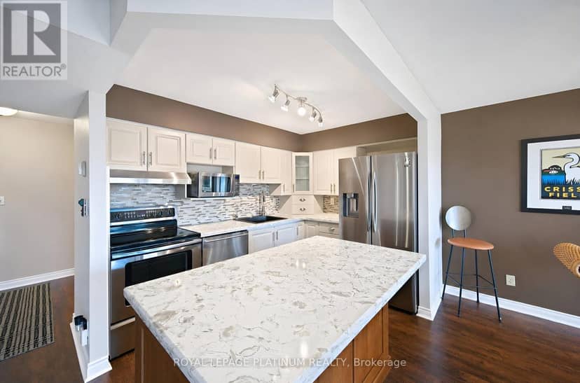 401 - 688 Preston Parkway — photo 6 of 27